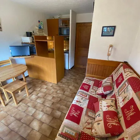 Chaleureux Avec Balcon Sud/ouest A 500m Du Centre, Parking Et A Deux Pas Des Remontees! - Fr-1-693-54 * Chatel